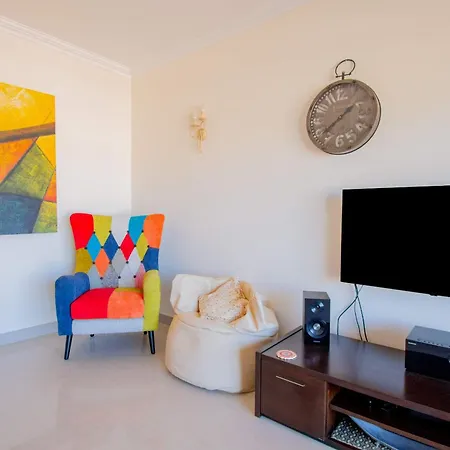 דירה Lily - Fabulous 1-bed With Roof Terrace קארבואירו