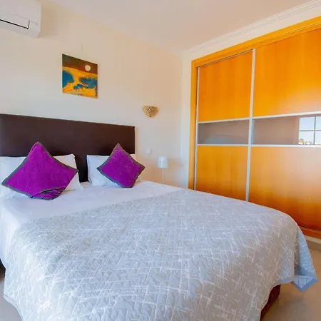 Lily - Fabulous 1-bed With Roof Terrace