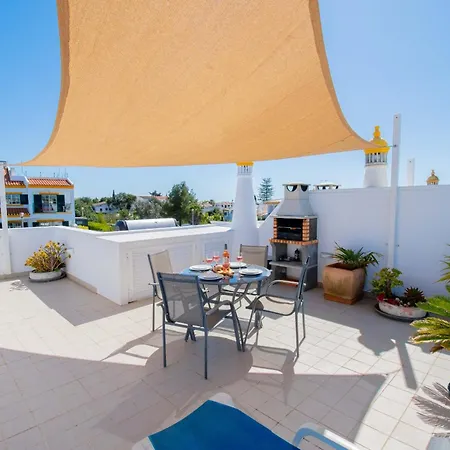 Lily - Fabulous 1-bed With Roof Terrace 아파트 카르보에이루