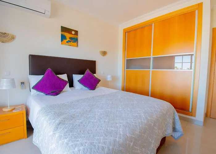 Lily - Fabulous 1-bed With Roof Terrace
