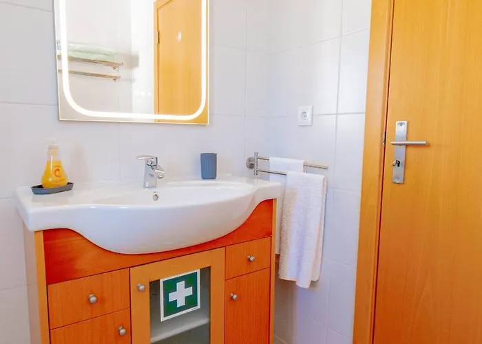 Lily - Fabulous 1-bed With Roof Terrace Apartamento *