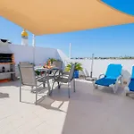 דירה Lily - Fabulous 1-bed With Roof Terrace