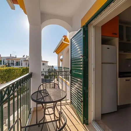 Lily - Fabulous 1-bed With Roof Terrace 아파트 카르보에이루