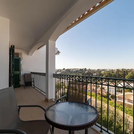 Lily - Fabulous 1-bed With Roof Terrace * 카르보에이루