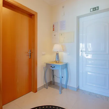Apartment Lily - Fabulous 1-bed With Roof Terrace