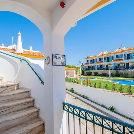 Lily - Fabulous 1-bed With Roof Terrace Apartment