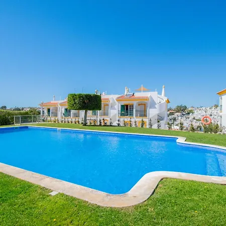 Apartment Lily - Fabulous 1-bed With Roof Terrace Carvoeiro (Lagoa)