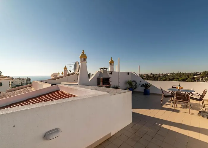 Apartment Lily - Fabulous 1-bed With Roof Terrace Carvoeiro (Lagoa)