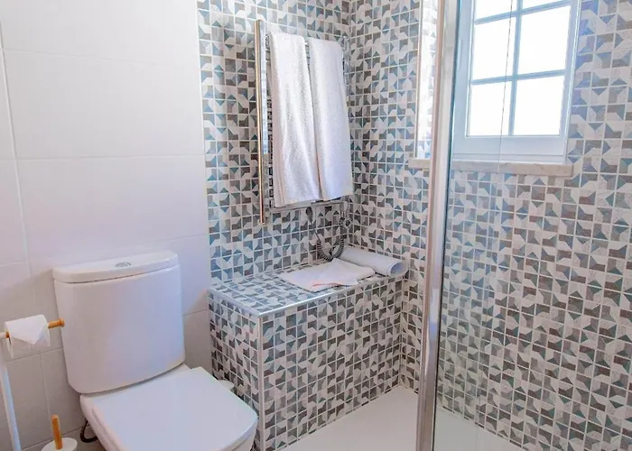 Lily - Fabulous 1-bed With Roof Terrace Carvoeiro (Lagoa)